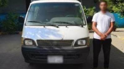 الداخلية تكشف ملابسات مقطع فيديو متداول عن قيام قائد سيارة "ميكروباص" بالسير عكس الاتجاه بمنطقة التجمع الخامس بالقاهرة