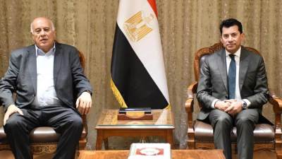 وزير الشباب والرياضة يلتقي نظيره الفلسطيني لمناقشة الملفات الشبابية والرياضية