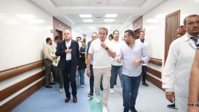 وزير الصحة يرافقه محافظ الأقصر يتفقدان عدد من المنشآت الطبية بالمحافظة