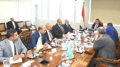 "الشربيني" يؤكد ضرورة تكثيف طرح الفرص الاستثمارية.. وزيادة معدلات تنفيذ المشروعات