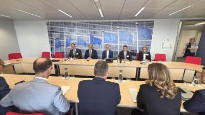 وزير الاستثمار يلتقى المفوض الأوروبي للتجارة لبحث تطور العلاقات بين مصر والإتحاد الأوروبي