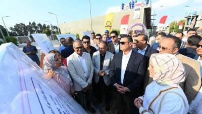 وزير الإسكان ومحافظ الشرقية يتفقدان محطة معالجة صرف صحي أبوكبير بمحافظة الشرقية