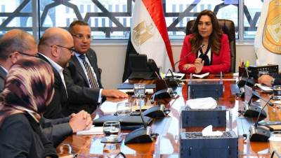 وزيرة التنمية تجتمع مع محافظ جنوب سيناء للاطلاع على آخر مستجدات تنفيذ مشروعات التطوير البيئي