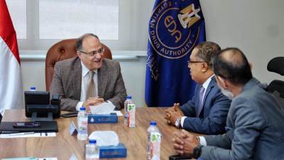 رئيس هيئة الدواء يعقد اجتماعًا مع شركة بيوجينيرك لتعزيز التعاون والاستثمار الدوائي