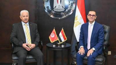 وزير الاستثمار يستقبل وزير التجارة وتنمية الصادرات بالجمهورية التونسية لبحث سبل تعزيز العلاقات الاقتصادية المشتركة بين البلدين