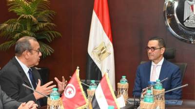 وزير الاستثمار يبحث مع رئيس الاتحاد التونسي للصناعة والتجارة سبل تعزيز التعاون التجاري