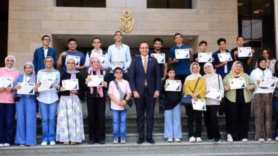 رئيس هيئة الرعاية الصحية يلتقي أوائل الثانوية العامة في لقاء وطني مميز