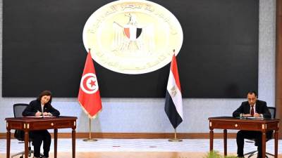 رئيسا وزراء مصر وتونس يشهدان توقيع 8 وثائق في عدد من مجالات التعاون المشترك