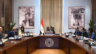 رئيس الوزراء يلتقي المدير التنفيذي لمصر بمجموعة البنك الدولي