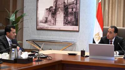 رئيس الوزراء يتابع مع وزير الشباب والرياضة عددا من ملفات عمل الوزارة