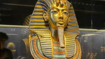 غلق قاعة توت عنخ آمون بالمتحف المصري بالتحرير لنقل آخر مقتنياتها إلى المتحف المصري الكبير تمهيداً لافتتاحه 