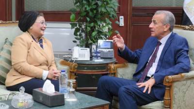 نائب وزير الصحة تبحث مع رئيس الجهاز المركزي للتعبئة والإحصاء مجالات التعاون في إعداد مسح الأسرة المصرية