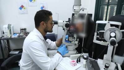 وزير الصحة يتابع حالات مرضى مضاعفات التدخلات الطبية بالتأمين الصحي