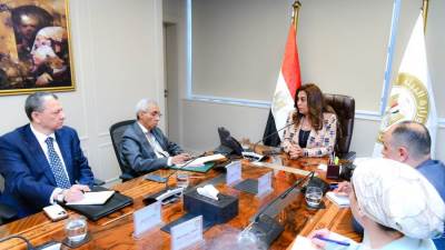  وزيرة التنمية المحلية والقائم بأعمال وزير البيئة تلتقي ممثلى الجهات المنظمة لإحتفالية الإفتتاح الرسمى للمتحف المصرى الكبير 