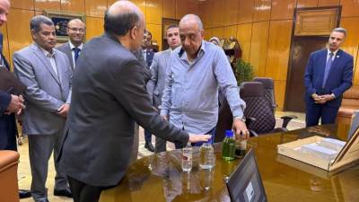 وزير الكهرباء يتابع تنفيذ مشروعات توطين صناعة بطاريات أيون الليثيوم