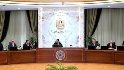 رئيس الوزراء يتابع جهود توفير الأدوية والمستلزمات الطبية وإجراءات توطين صناعة الدواء في مصر