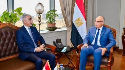 سويلم يلتقي وزير الأشغال البحريني لمناقشة سُبل تعزيز التعاون بين مصر والبحرين