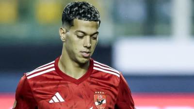 الأهلي يجري تحاليل طبية للاعبين والجهاز الفني بعد إصابة إمام عاشور بفيروس