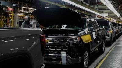الولايات المتحدة تدرس فرض رسوم جمركية جديدة على قطع غيار السيارات لأغراض الأمن القومي