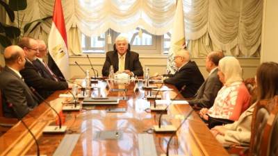 وزير التعليم العالي يشهد توقيع اتفاقية شراكة إستراتيجية بين مؤسسة الجامعات الكندية وجامعة أنجليا روسكين البريطانية