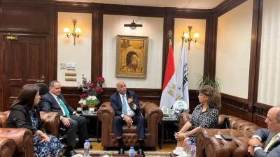 الرئيس التنفيذي لجهاز تنمية المشروعات يستقبل مسئولي البنك الأوروبي لإعادة الإعمار لبحث التعاون
