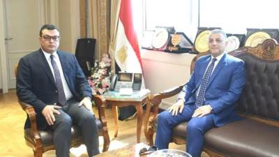 وزير الإسكان ومحافظ الإسماعيلية يتابعان عددًا من ملفات العمل المشتركة
