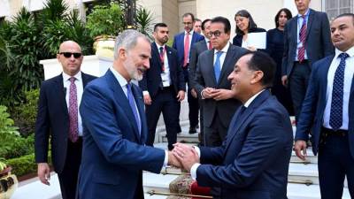 رئيس الوزراء يستقبل ملك أسبانيا بمقر الحكومة