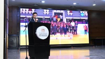  وزير الرياضة يكرم بطلات مصر لكرة اليد والسلة بعد التتويج ببطولة إفريقيا