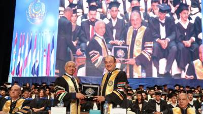 وزير قطاع الأعمال العام يشهد حفل تخرج دفعة جديدة من طلبة البكالوريوس بالأكاديمية العربية للعلوم والتكنولوجيا والنقل البحري