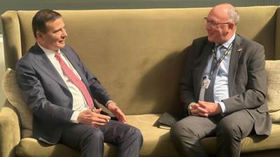 وزير الزراعة يلتقي بمفوض المملكة المتحدة لدى جنوب أفريقيا