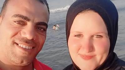 مأساة أسرية تهز الدقهلية.. أب يقتل أطفاله الثلاثة ويطعن زوجته ثم ينهي حياته تحت عجلات القطار