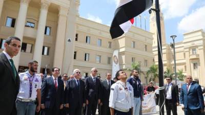 وزير التعليم العالي يبدأ العام الجامعي بتفقد جامعة القاهرة الأهلية ويطمئن على انتظام الدراسة بها