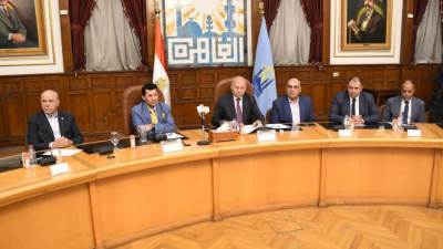 وزير الرياضة ومحافظ القاهرة يطلقان مبادرة "الكيانات في الشارع"