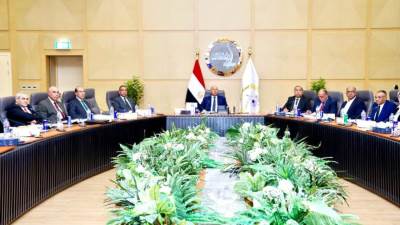 وزير النقل يترأس اجتماع الجمعية العامة للشركة القابضة لمشروعات الطرق والكباري والنقل البري