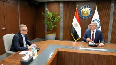 وزير البترول يبحث مع وفد مؤسسة تمويل التنمية الأمريكية (DFC) فرص التعاون في مشروعات الطاقة والبتروكيماويات