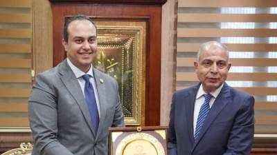 رئيس الرعاية الصحية يلتقي رئيس جامعة المنيا ويزور المستشفى الثلاثي الجامعي ومستشفى الكبد والجهاز الهضمي