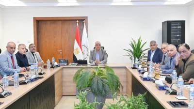 الدكتور سويلم يوجه الشكر للعاملين بالوزارة على جهودهم المتواصلة لتلبية احتياجات الدولة المصرية