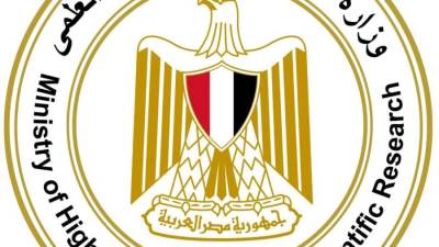 وزير التعليم يتواصل مع معيد كلية الآداب بجامعة سوهاج ويطمئنه على إنهاء إجراءات تعيينه