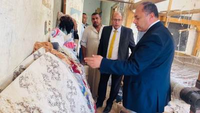 رئيس هيئة تنمية الصعيد يتفقد المجمع الحرفي بقرية دسيا بالفيوم