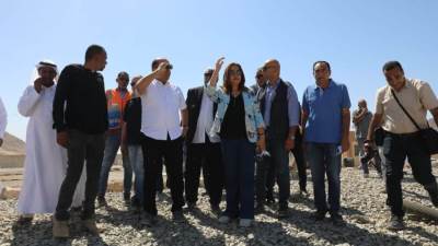 وزيرة التنمية تشدد على سرعة تسليم المحافظة المدفن الصحى والمعدات لشركة زهرة جنوب سيناء