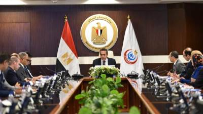 وزير الصحة يترأس اجتماعًا لمراجعة مخزون الأدوية والمستلزمات الطبية بمخازن الوزارة