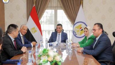 رئيس هيئة الشراء الموحد يستقبل وفدًا من شركة DAVID الصينية