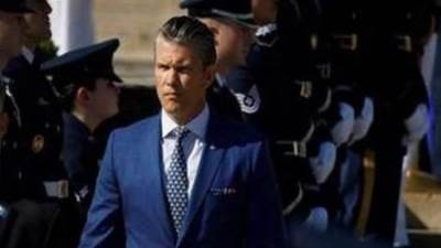 وزير الدفاع الأمريكي يستدعي مئات الجنرالات والأدميرالات لاجتماع عاجل دون سبب واضح