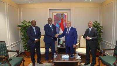 مصر و جيبوتي تبحثان تدعيم التعاون المشترك في مجالي النقل والصناعة