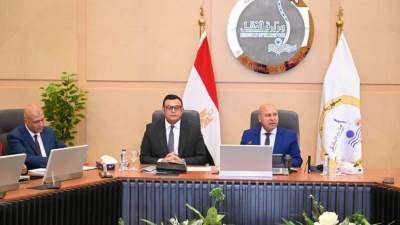 وزير الصناعة والنقل يبحث مع وزير الإسكان موقف ترفيق المناطق الصناعية تمهيداً لطرح الأراضي أول ديسمبر المقبل