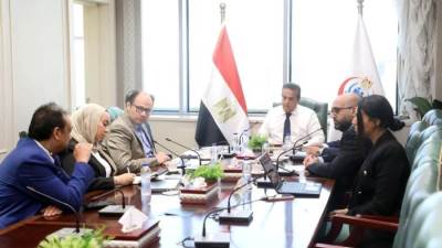 وزير الصحة يعقد اجتماعاً لمتابعة مستجدات منظومة الرعايات والحضانات والطوارئ وخطط التوسع بها