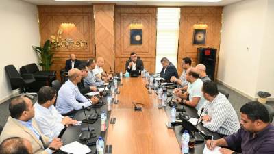 وزير الإسكان يعقد اجتماعا لمتابعة مشروعات مدينة العلمين الجديدة و"مارينا"