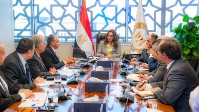 عوض: ترجمة الخطط الاستراتيجية إلى مشروعات تنفيذية في المحافظات لمواجهة تحديات البيئة وآثار تغير المناخ 