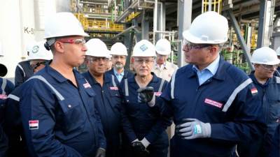 وزير البترول يتفقد مشروعات التطوير وزيادة الإنتاج وترشيد الطاقة بشركة العامرية لتكرير البترول