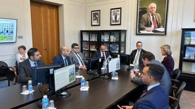 رئيس الرعاية الصحية يزور المركز الوطني للأبحاث الطبية والعلاجية والوقائية ومستشفى مونيكي ومركز الطب عن بُعد